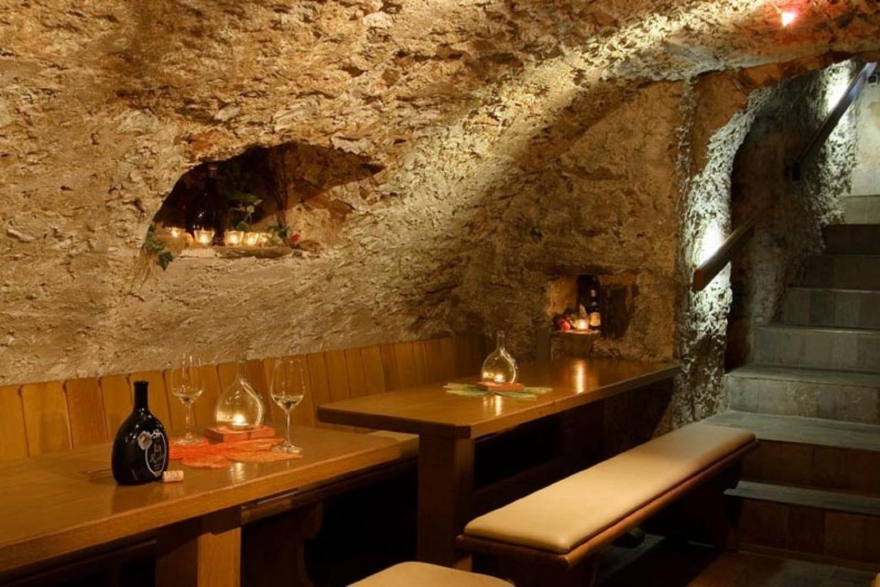 Weinmotel Simon 1 A Альценау Экстерьер фото