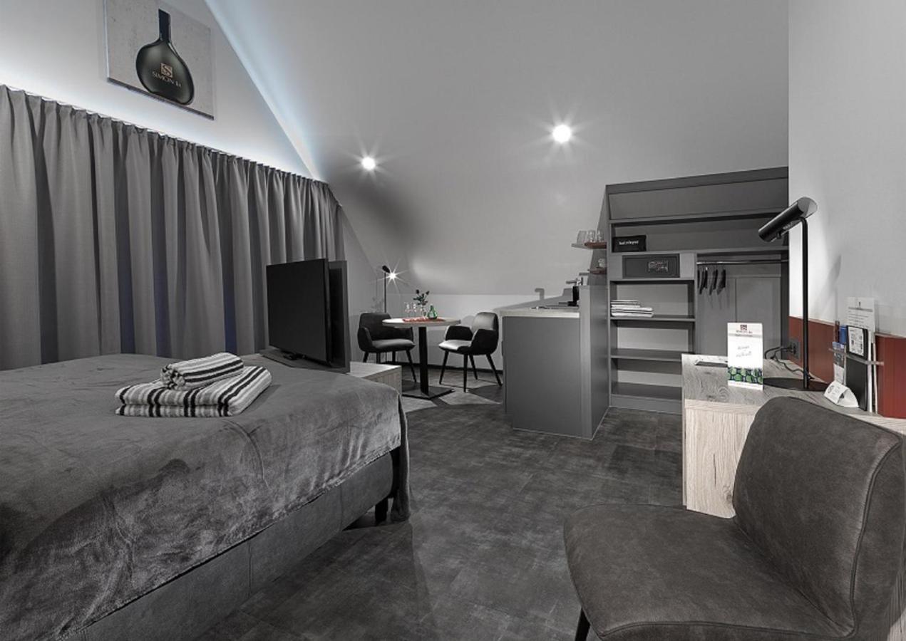 Weinmotel Simon 1 A Альценау Экстерьер фото
